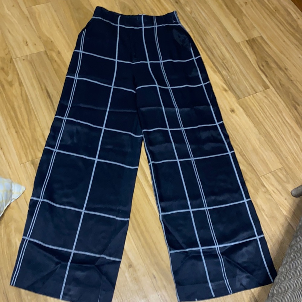 Gorgeous Equipment  Femme size 8 rayon/poly wide leg pants; 14” waist/30” inseam